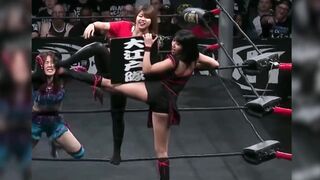 Hana Kimura shakes her ass