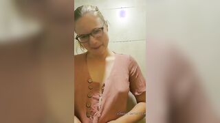 A little video from the restroom by request ???? (F)23