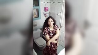 Indian Aunty Got Embarrassed Doing a Strip Tease