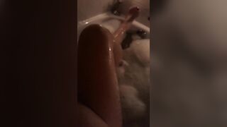Happy Monday!! Soft sweet n' sexy in the tub! ????????[41f][oc]