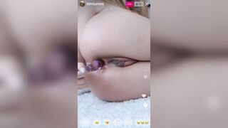 LIVE Insta Learning to love her curves.